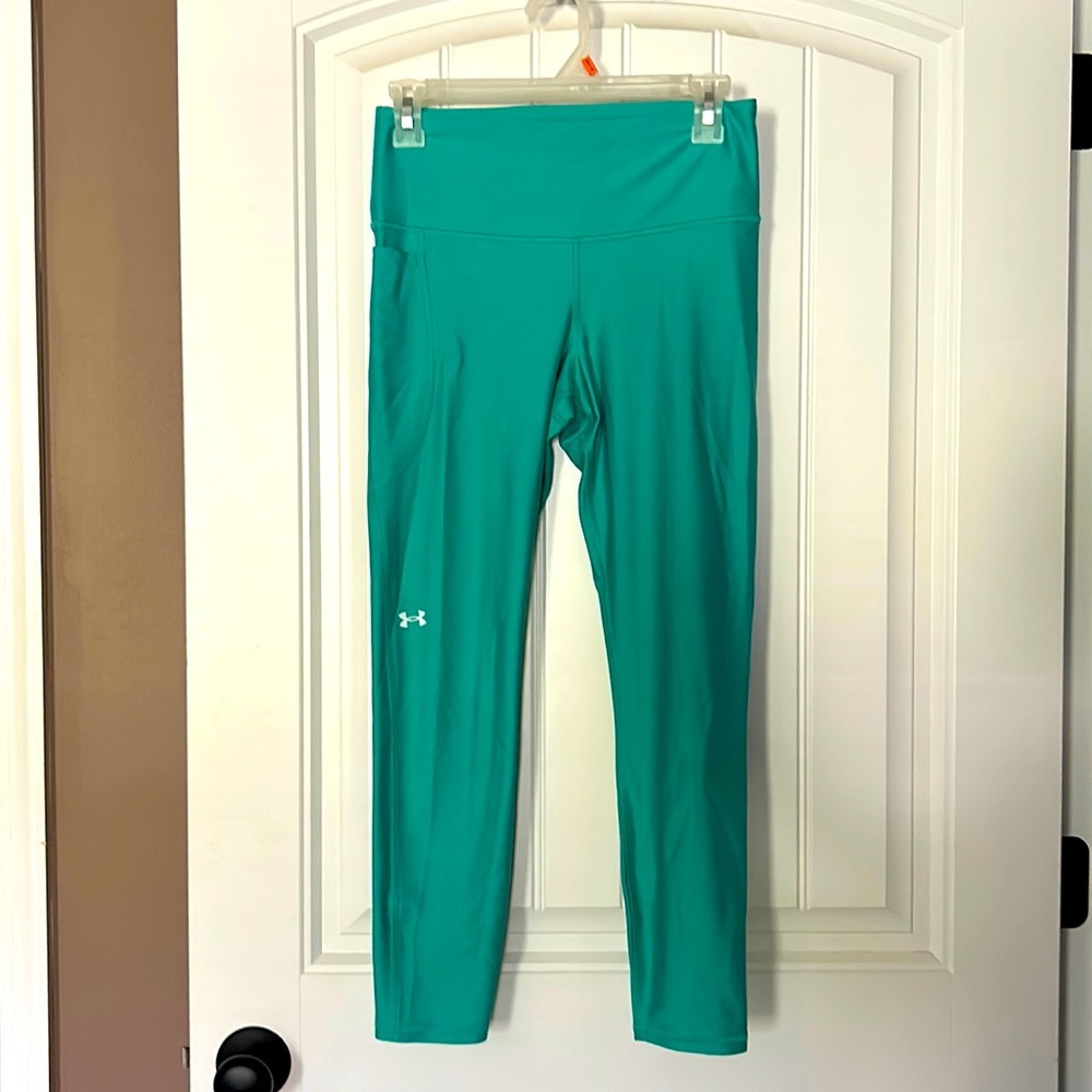 Teal under armor leggings.